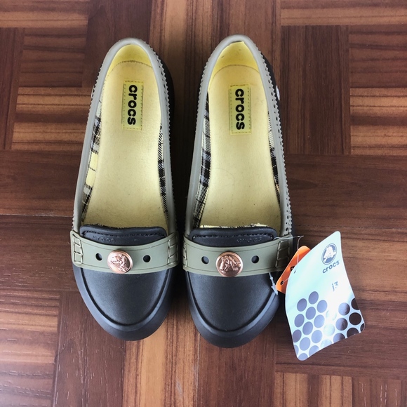 CROCS Other - NWT CROCS Dazzling Des Flat Girls J3 Shoes